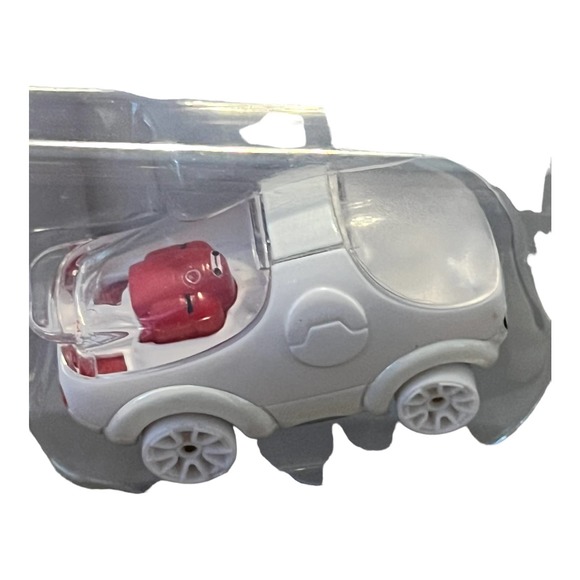 Hot Wheels Disney Character Cars: BAYMAX Series 4 (2018, Mattel, 5/6) FYV99-0910 - Picture 2 of 3